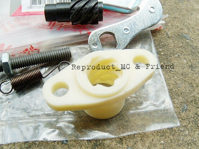 Yamaha RS100 RS125 Clutch Push Screw + Housing and Lever New