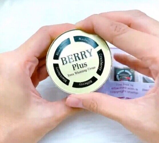 BERRY Plus Extra Whitening Cream Reduces acne scars Brightening smooth soft skin