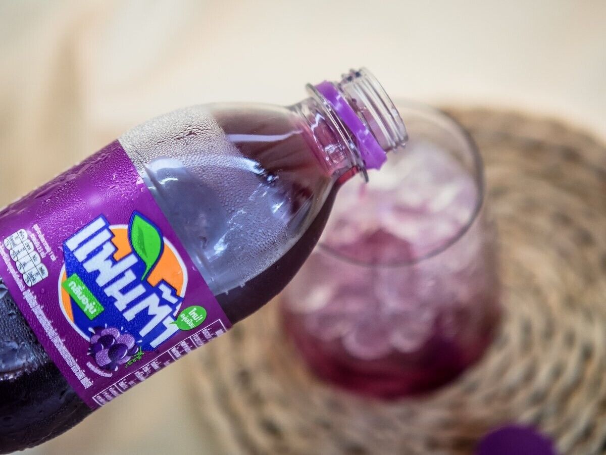 12x 450 ml. Fanta Grape Juice Flavor Soda Soft Drink delicious, refreshing party