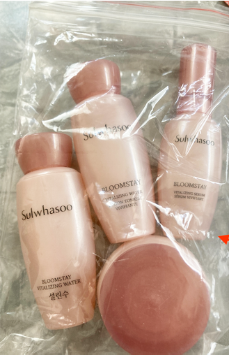 Sulwhasoo Bloomstay Vitalizing Special Kit (4 Items) 15 + 15 + 8 + 5 ml