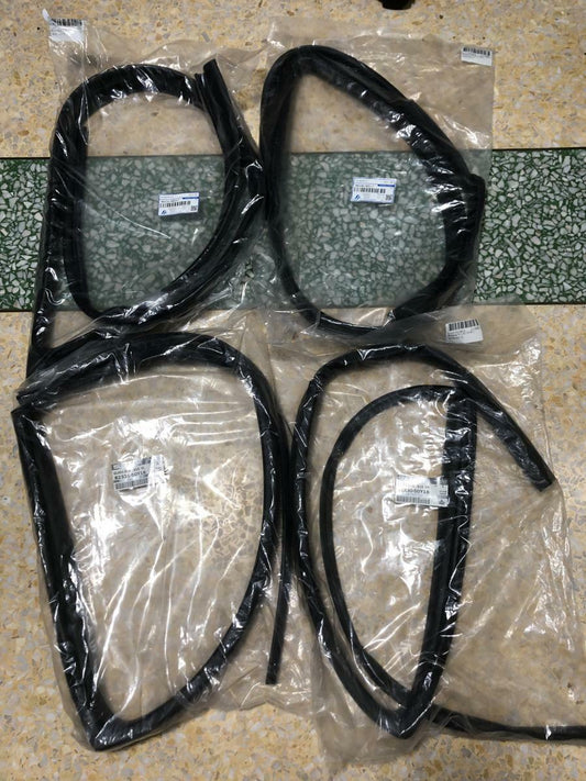 Door Glass Run Channel Felt Seal For Nissan Datsun Sentra Sunny B13 XE SEDAN