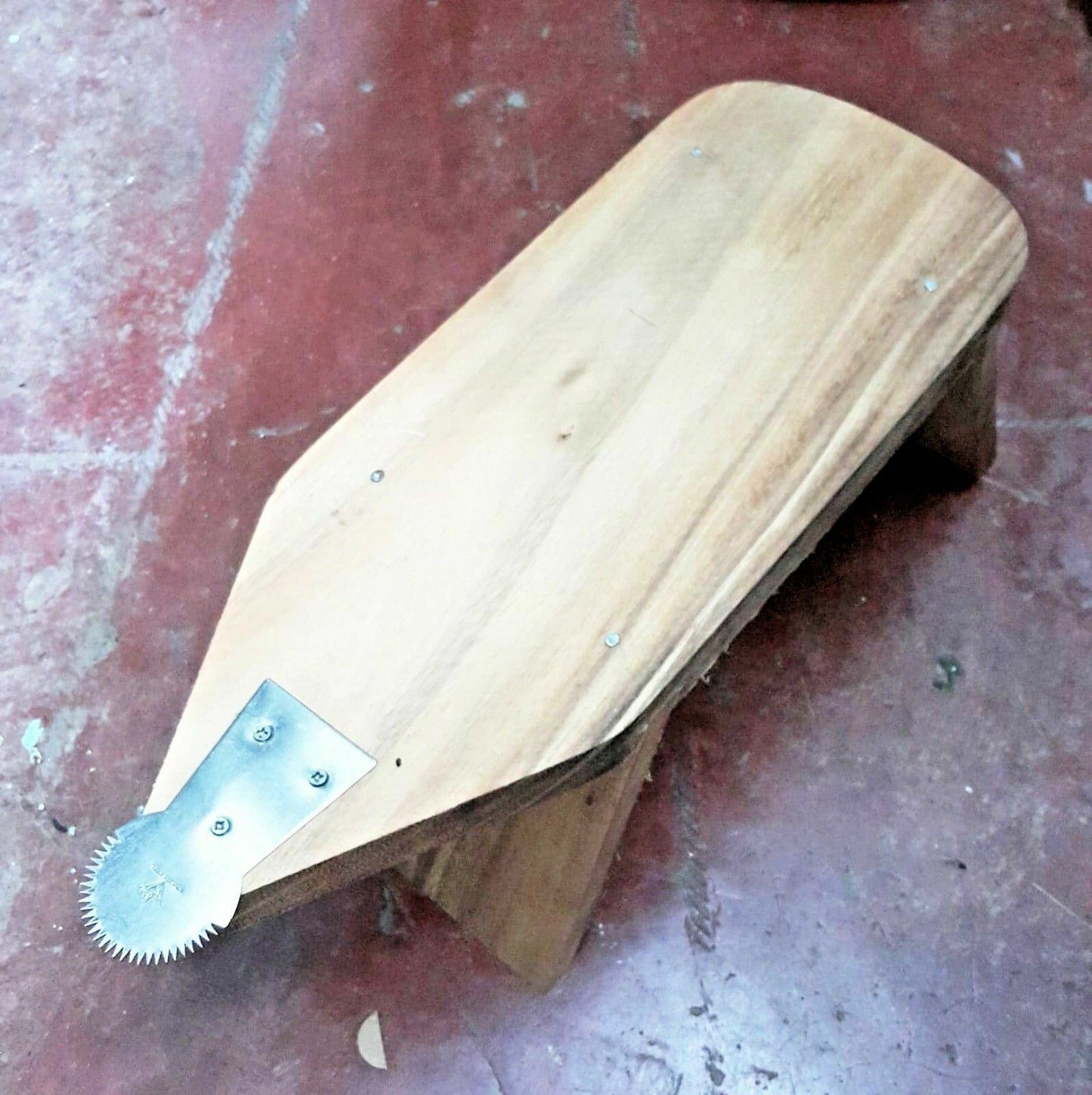 Ancient Coconut Grater Shredder Wood Scraper Thai Food Oil Portable Grinder DHL