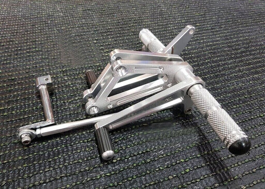 Rearsets Footpegs Fit For KAWASAKI KR 150 Victor 150SE (freno de tambor) NEW