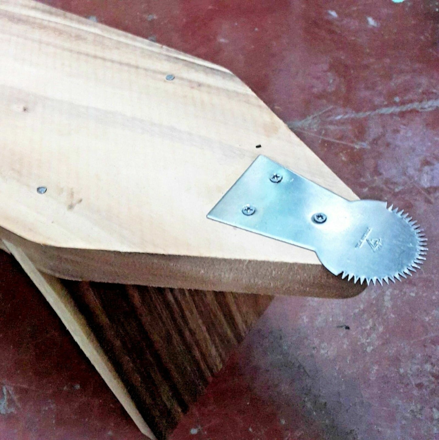 Ancient Coconut Grater Shredder Wood Scraper Thai Food Oil Portable Grinder DHL