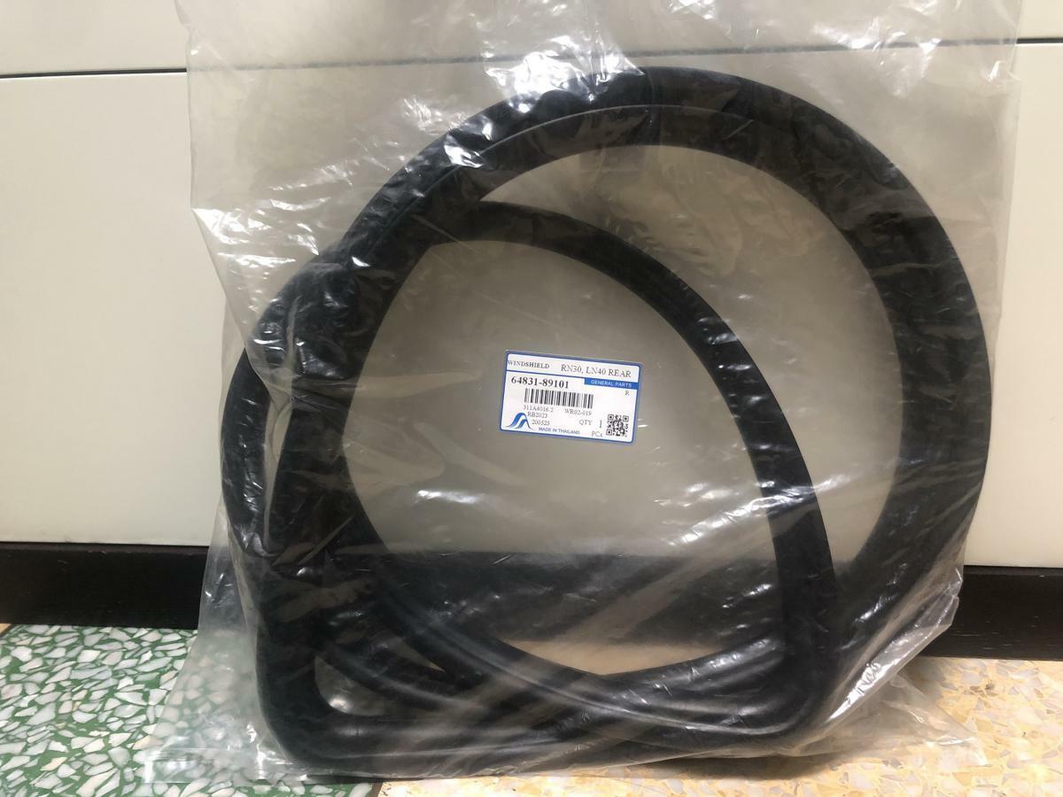 Rear Windshield Windscreen Rubber Seal For Toyota Hilux Rn30 Ln40 Pickup Truck